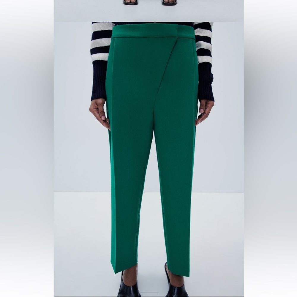 Zara cross over pleated pants in green in size small